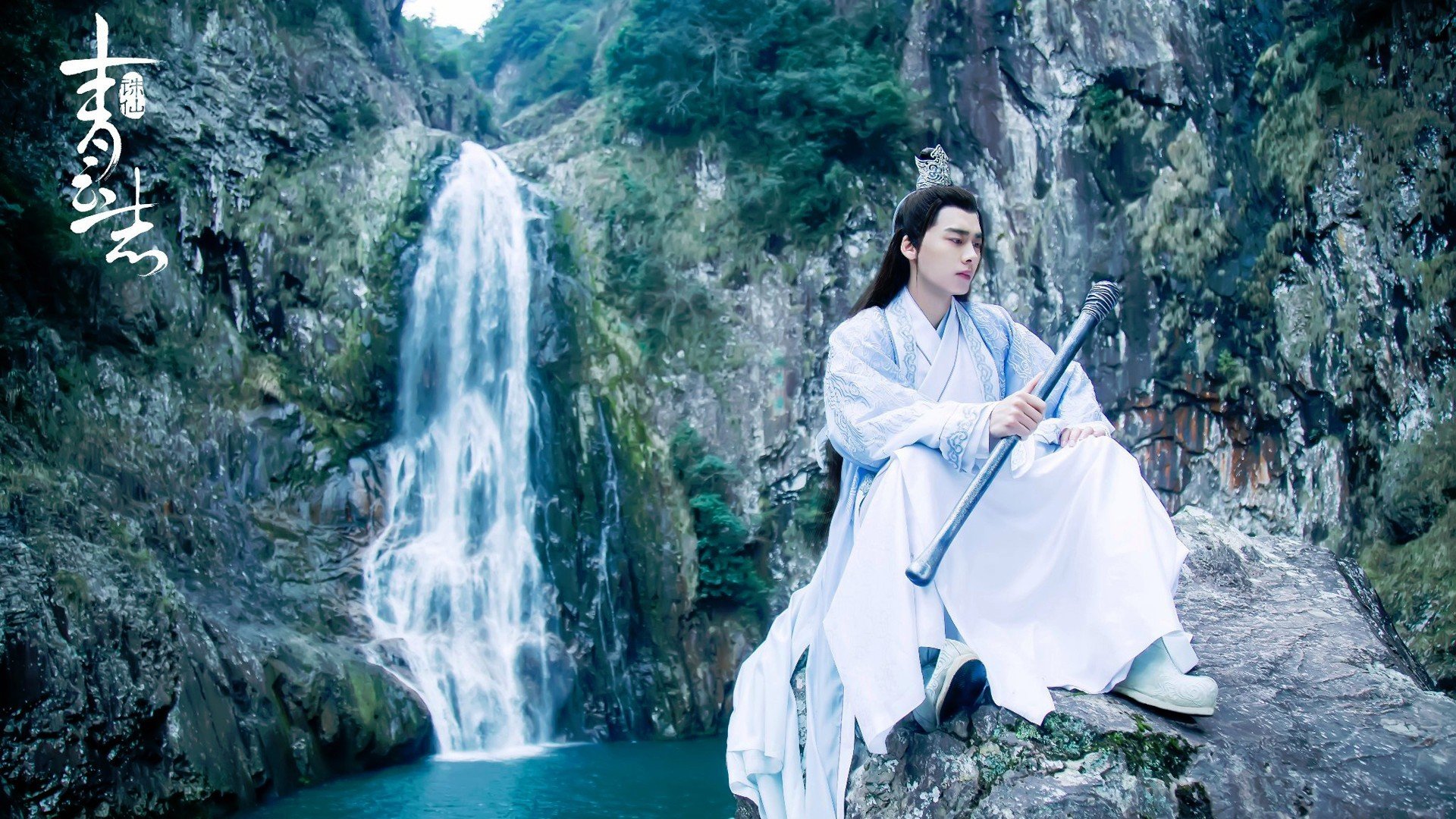 五大联赛是否推行以中场站位弹性应对不同对手策略，五大联赛场地大小