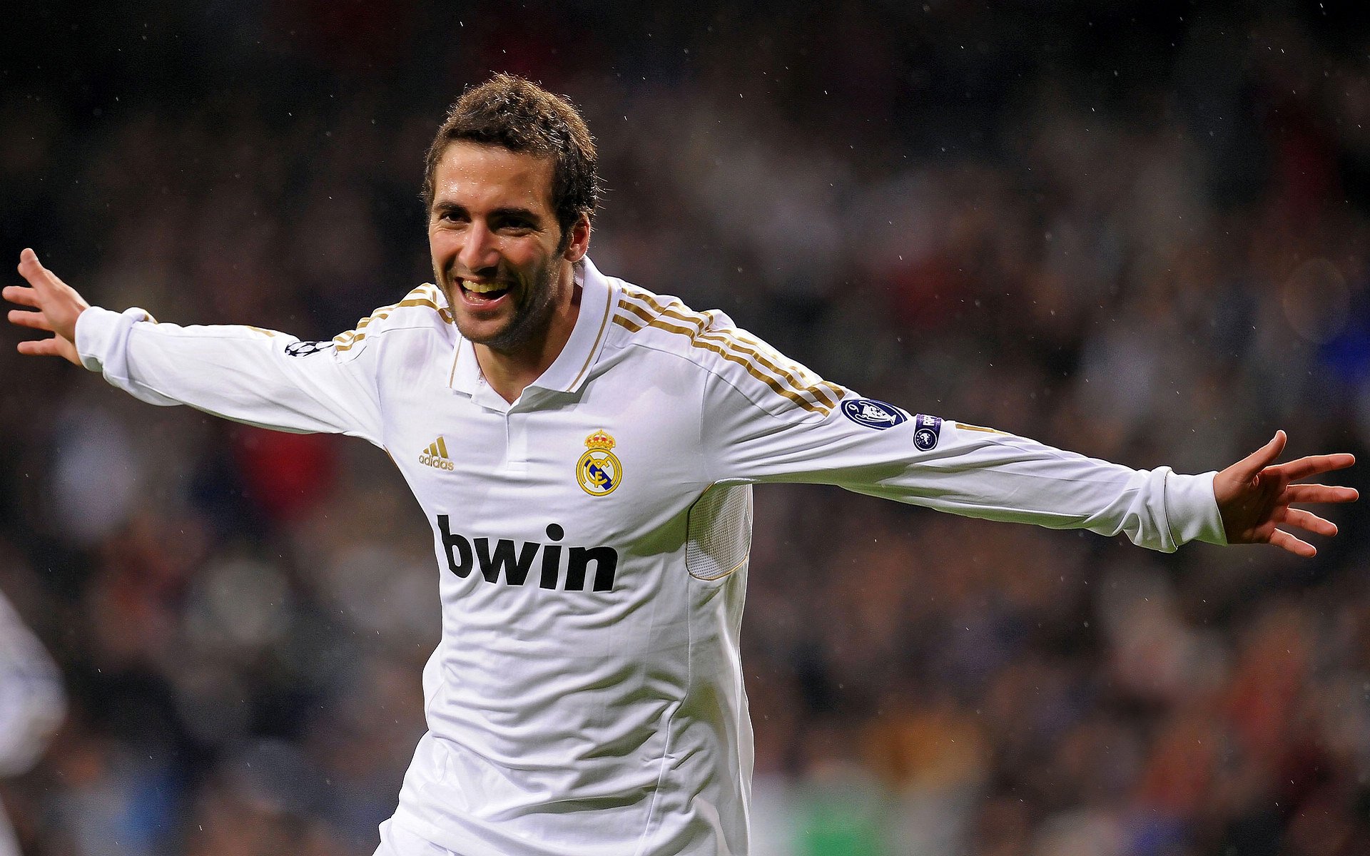 比利时马术协会与科技公司合作，开发虚拟现实训练平台，提升骑手技能。